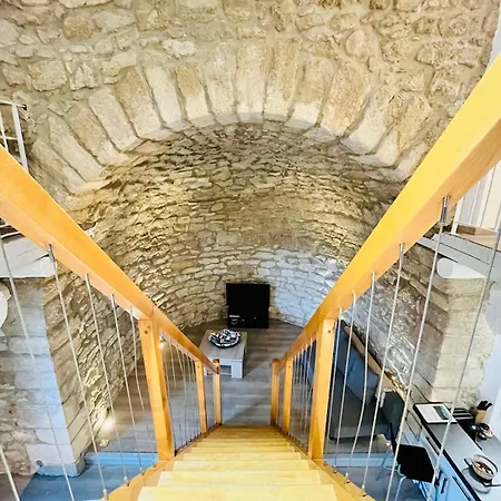 Apartment Charme Unique Sous Les Remparts Chateauneuf-de-Gadagne