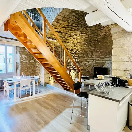 Charme Unique Sous Les Remparts Apartment